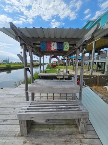 1072 Van Sant, Gilchrist, TX 77617