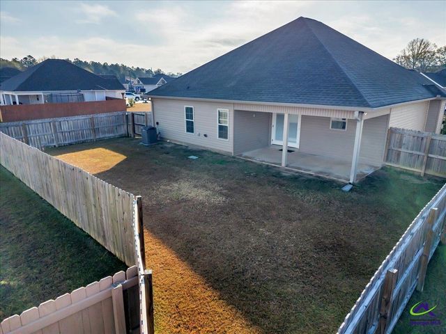 100 Huxley Terrace, Bonaire, GA 31005