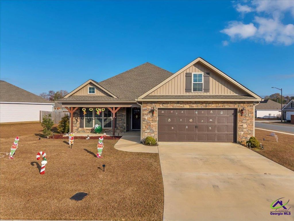 100 Huxley Terrace, Bonaire, GA 31005