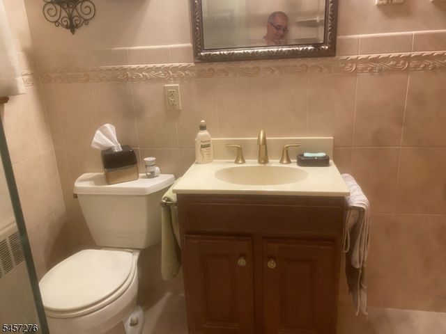 74 Avenue D, Lodi Boro, NJ 07644