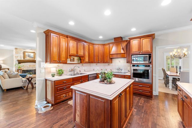 5721 Riviera Drive, Benton, AR 72019