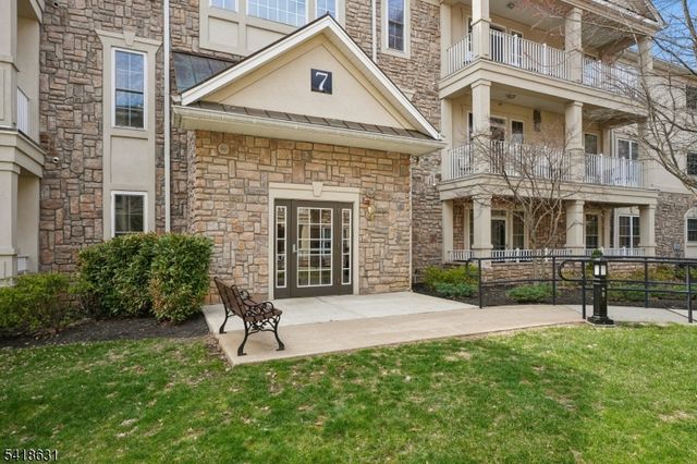 706 Holly Ln 706, Cedar Grove Twp., NJ 07009