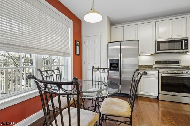 706 Holly Ln 706, Cedar Grove Twp., NJ 07009