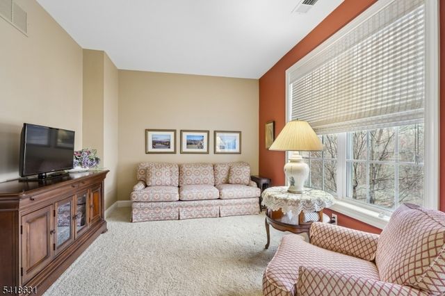 706 Holly Ln 706, Cedar Grove Twp., NJ 07009