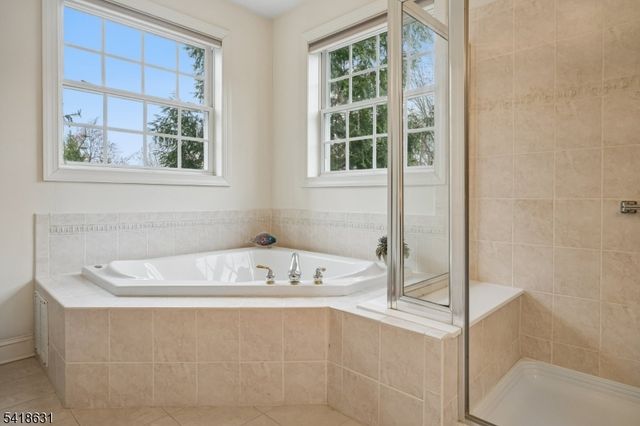 706 Holly Ln 706, Cedar Grove Twp., NJ 07009