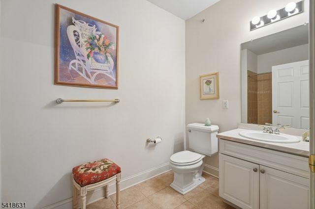 706 Holly Ln 706, Cedar Grove Twp., NJ 07009