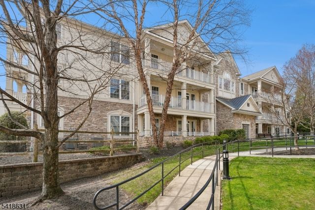 706 Holly Ln 706, Cedar Grove Twp., NJ 07009