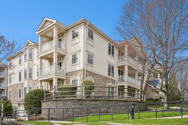 706 Holly Ln 706, Cedar Grove Twp., NJ 07009