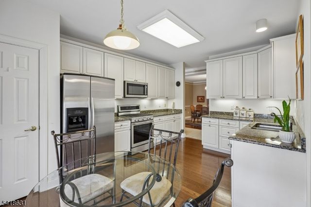 706 Holly Ln 706, Cedar Grove Twp., NJ 07009