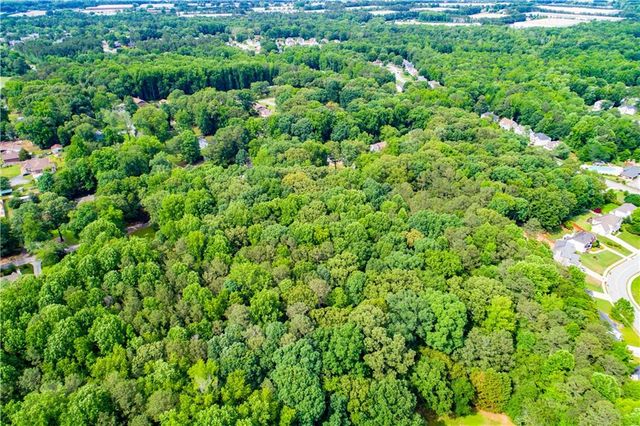 2790 Deerfield Drive, Lithia Springs, GA 30122