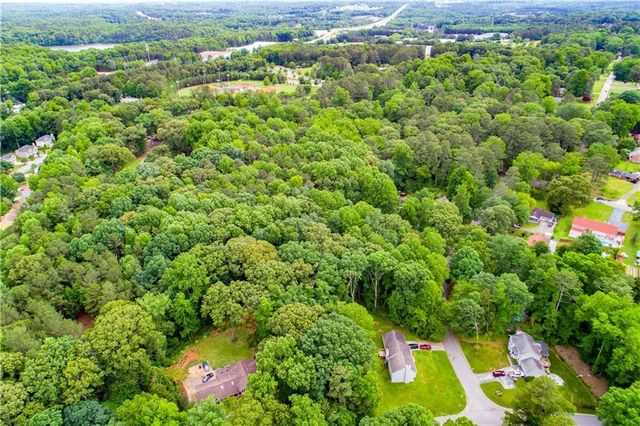 2790 Deerfield Drive, Lithia Springs, GA 30122