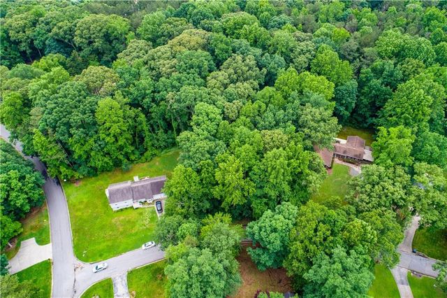 2790 Deerfield Drive, Lithia Springs, GA 30122