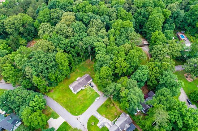 2790 Deerfield Drive, Lithia Springs, GA 30122