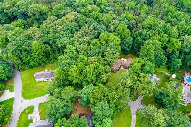 2790 Deerfield Drive, Lithia Springs, GA 30122