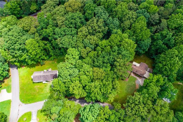 2790 Deerfield Drive, Lithia Springs, GA 30122