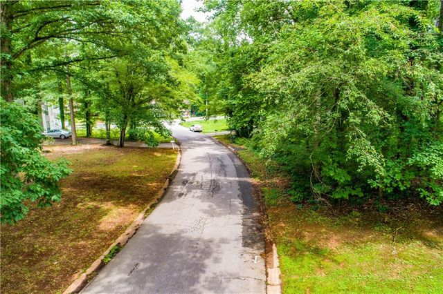 2790 Deerfield Drive, Lithia Springs, GA 30122