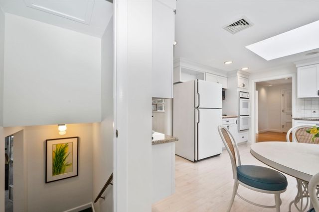 142 Worthen Rd, Lexington, MA 02421