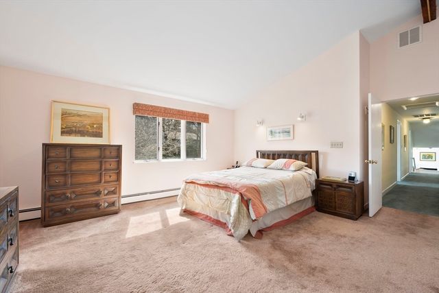 142 Worthen Rd, Lexington, MA 02421