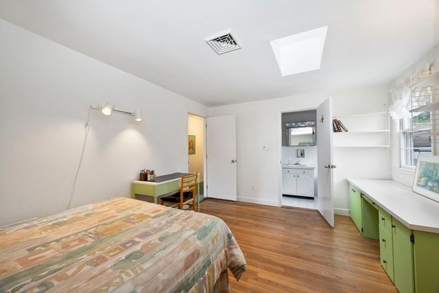 142 Worthen Rd, Lexington, MA 02421