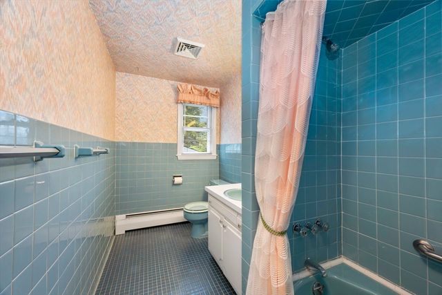 142 Worthen Rd, Lexington, MA 02421