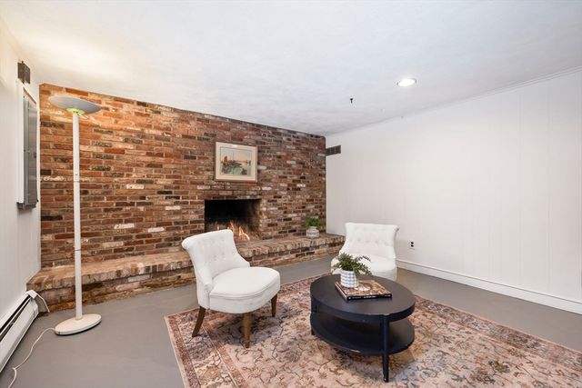 142 Worthen Rd, Lexington, MA 02421