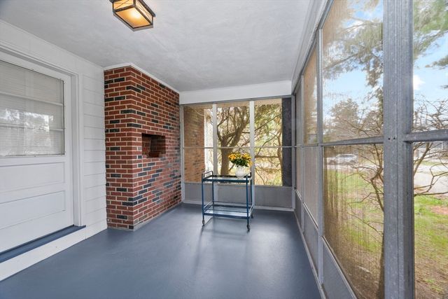 142 Worthen Rd, Lexington, MA 02421