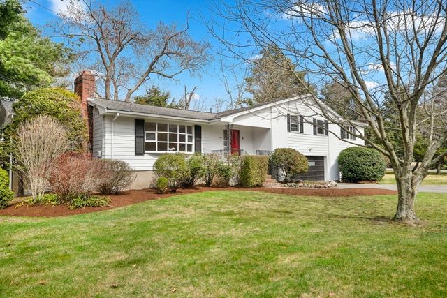 142 Worthen Rd, Lexington, MA 02421