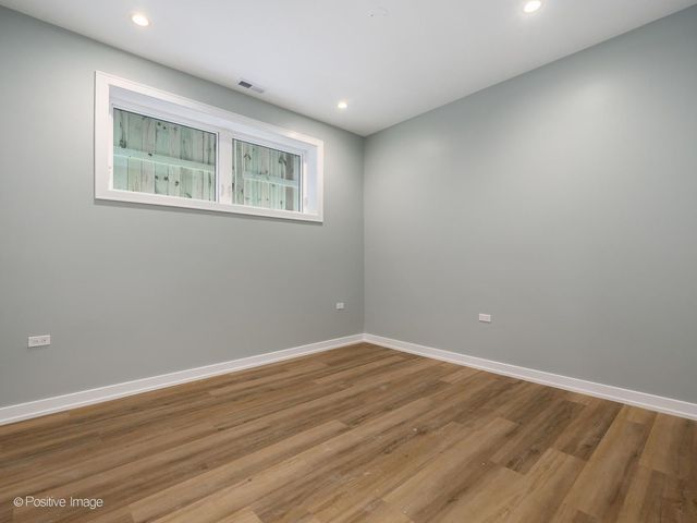 3721 N Kenmore Avenue 1, Chicago, IL 60613
