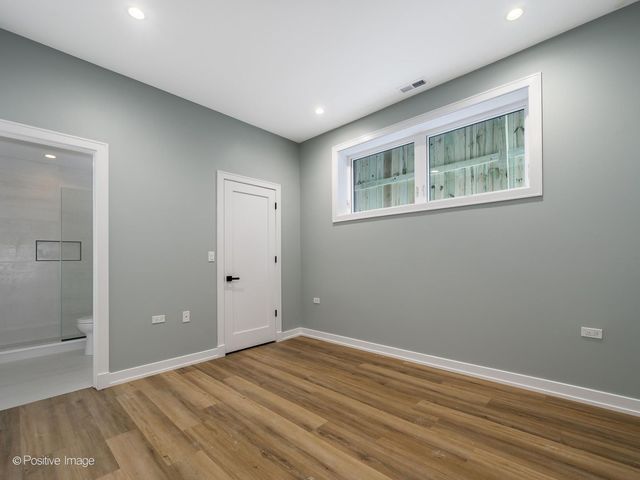3721 N Kenmore Avenue 1, Chicago, IL 60613
