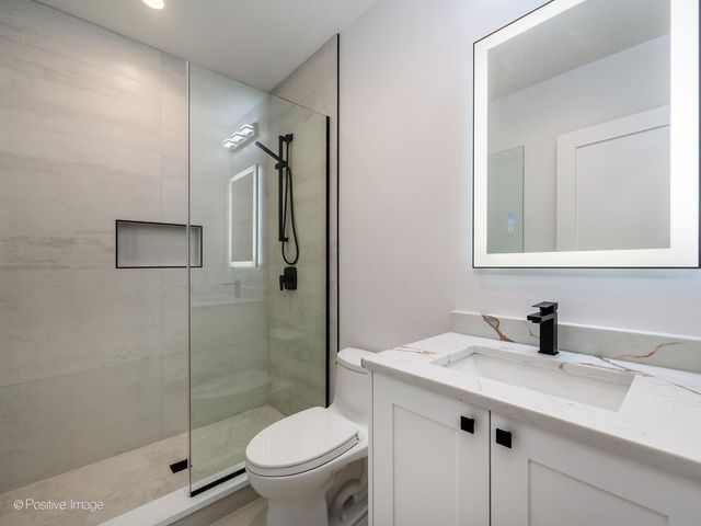 3721 N Kenmore Avenue 1, Chicago, IL 60613