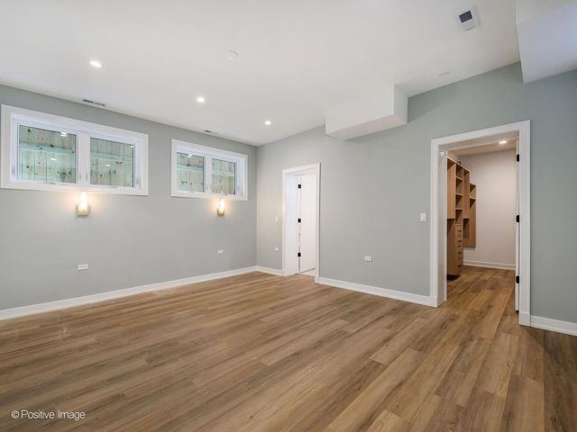 3721 N Kenmore Avenue 1, Chicago, IL 60613