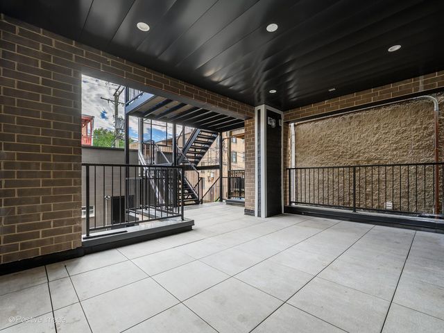 3721 N Kenmore Avenue 1, Chicago, IL 60613