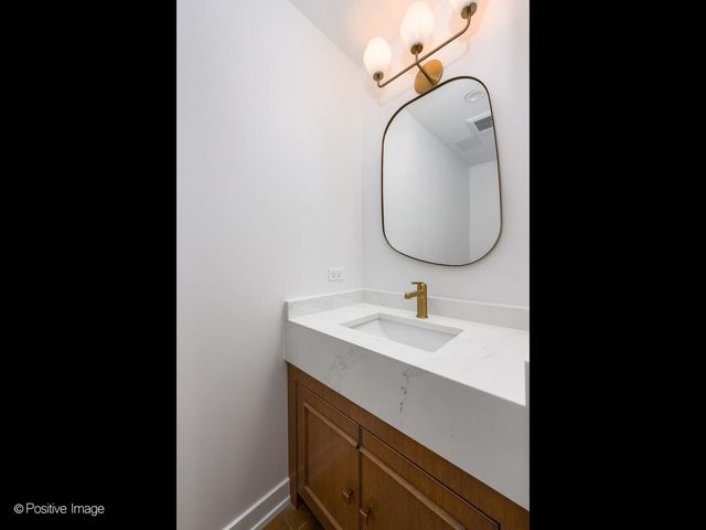 3721 N Kenmore Avenue 1, Chicago, IL 60613