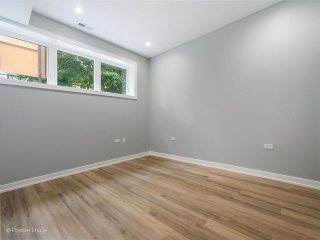 3721 N Kenmore Avenue 1, Chicago, IL 60613