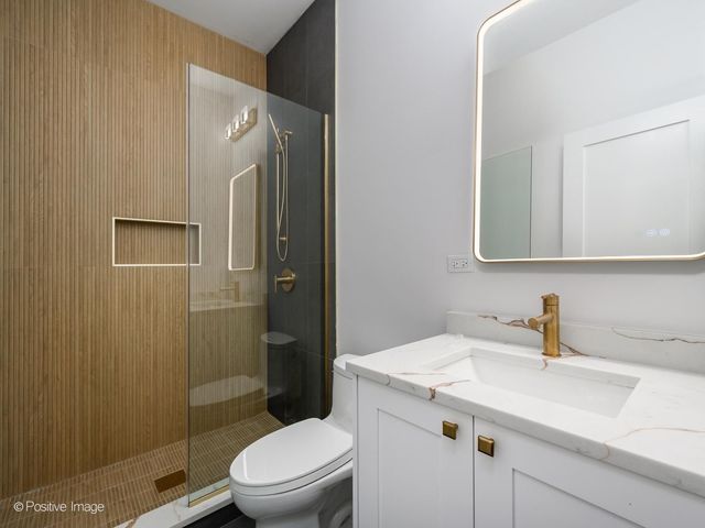 3721 N Kenmore Avenue 1, Chicago, IL 60613