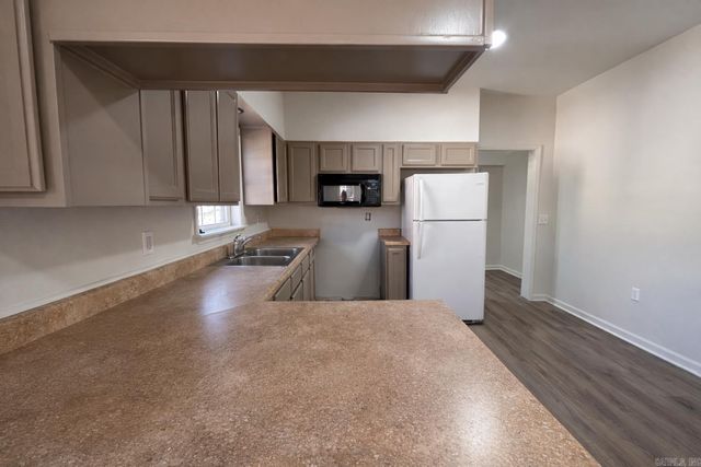 402 N Morrill Street, Morrilton, AR 72110