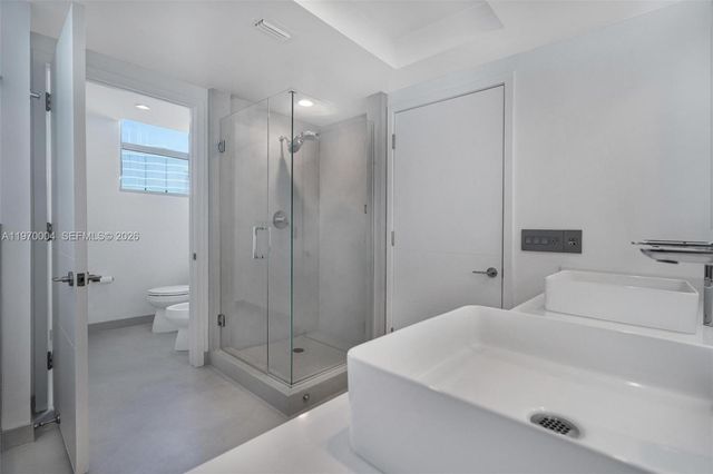 1331 Brickell Bay Dr 2402, Miami, FL 33131