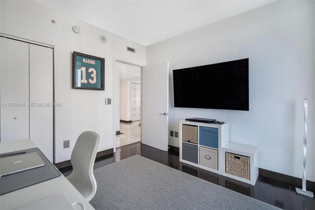 1331 Brickell Bay Dr 2402, Miami, FL 33131