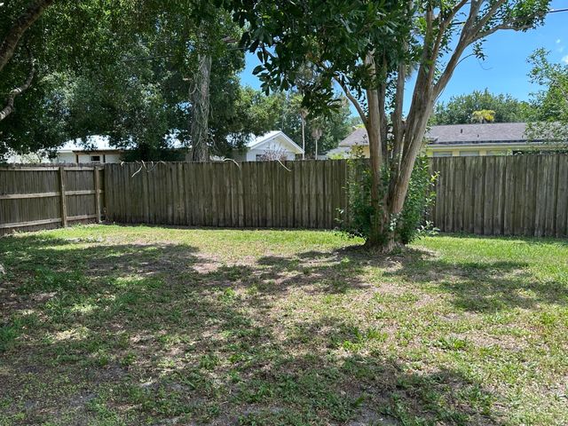 2745 Atlantic Boulevard, Vero Beach, FL 32960