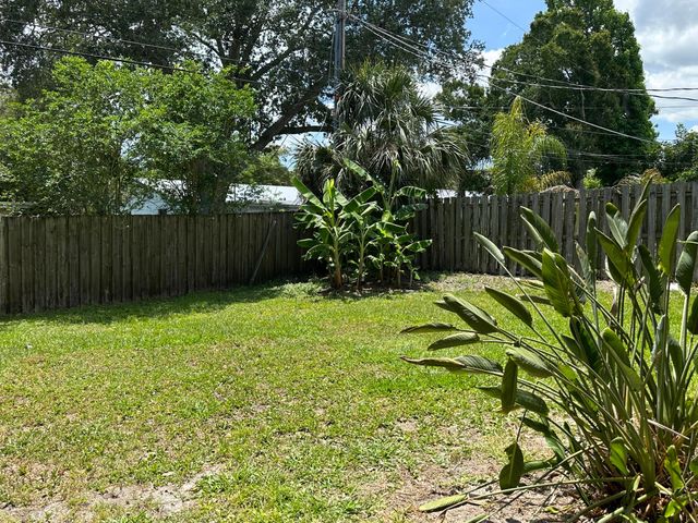 2745 Atlantic Boulevard, Vero Beach, FL 32960