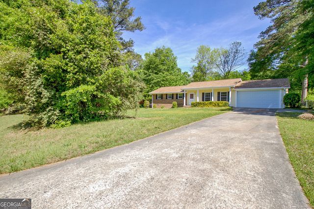335 Kelly Drive, Fayetteville, GA 30214