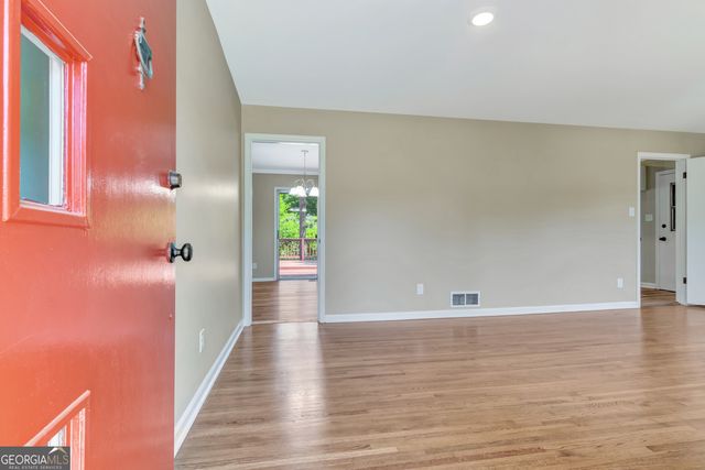335 Kelly Drive, Fayetteville, GA 30214