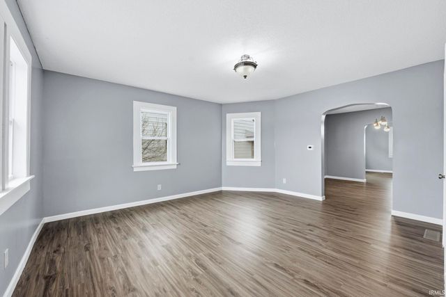 2910 S Harrison Street, Fort Wayne, IN 46807