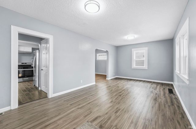 2910 S Harrison Street, Fort Wayne, IN 46807