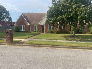 6894 FOX HEDGE ST, Memphis, TN 38141