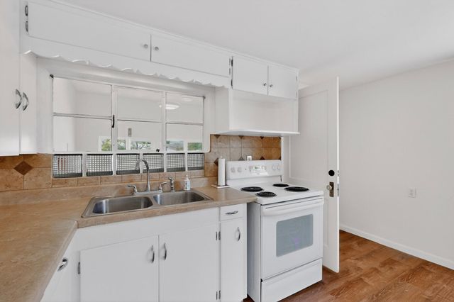 1319 Van Cleave Road NW, Albuquerque, NM 87107