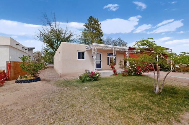 1319 Van Cleave Road NW, Albuquerque, NM 87107