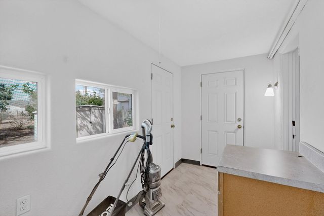 1319 Van Cleave Road NW, Albuquerque, NM 87107