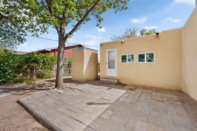 1319 Van Cleave Road NW, Albuquerque, NM 87107