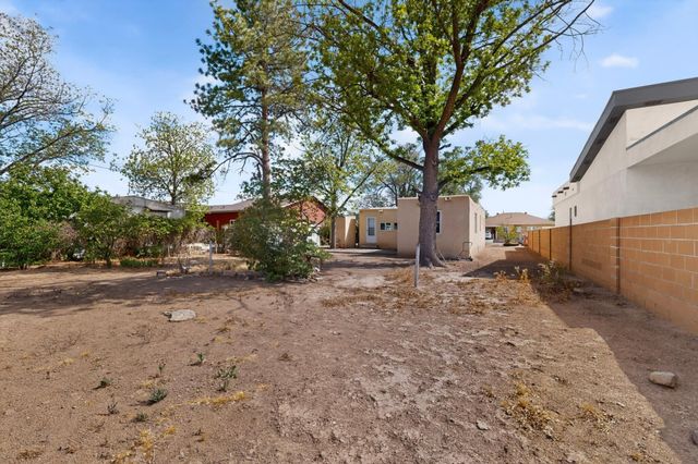 1319 Van Cleave Road NW, Albuquerque, NM 87107